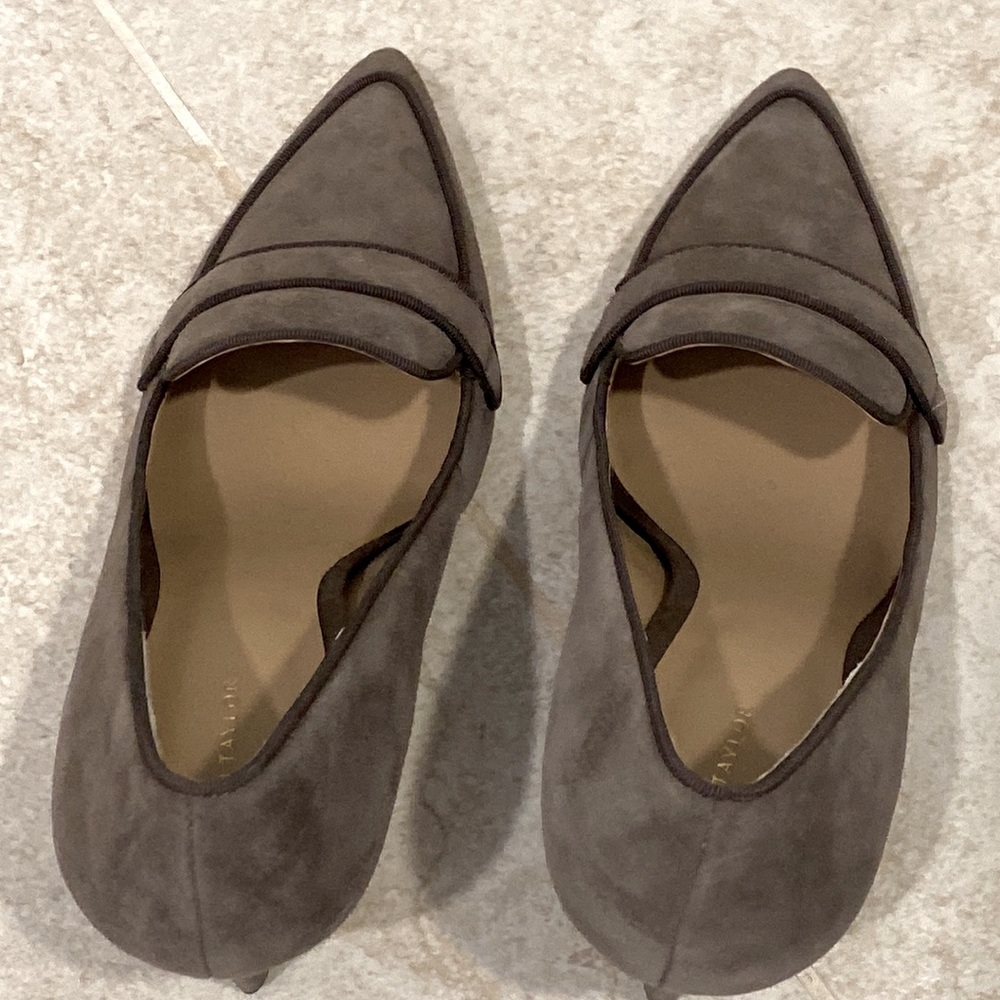 Gray Suede Pumps by Ann Taylor, Size 8.5 Med. Heels 3.5 inches. Slightl… - Picture 4 of 7